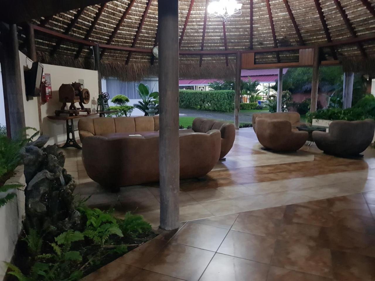 Gran Hotel De Lago - Lago Agrio Nueva Loja Exterior photo