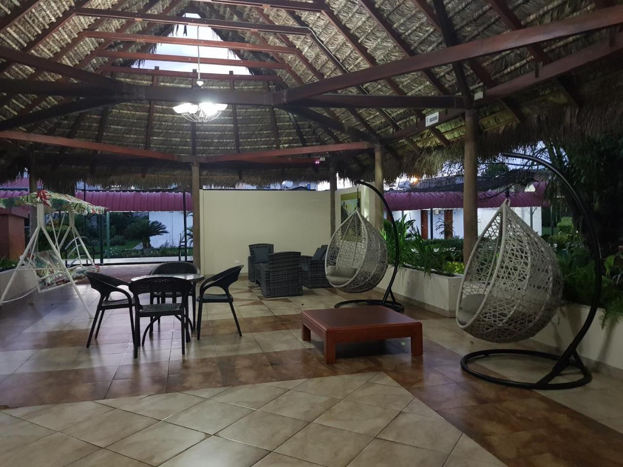 Gran Hotel De Lago - Lago Agrio Nueva Loja Exterior photo