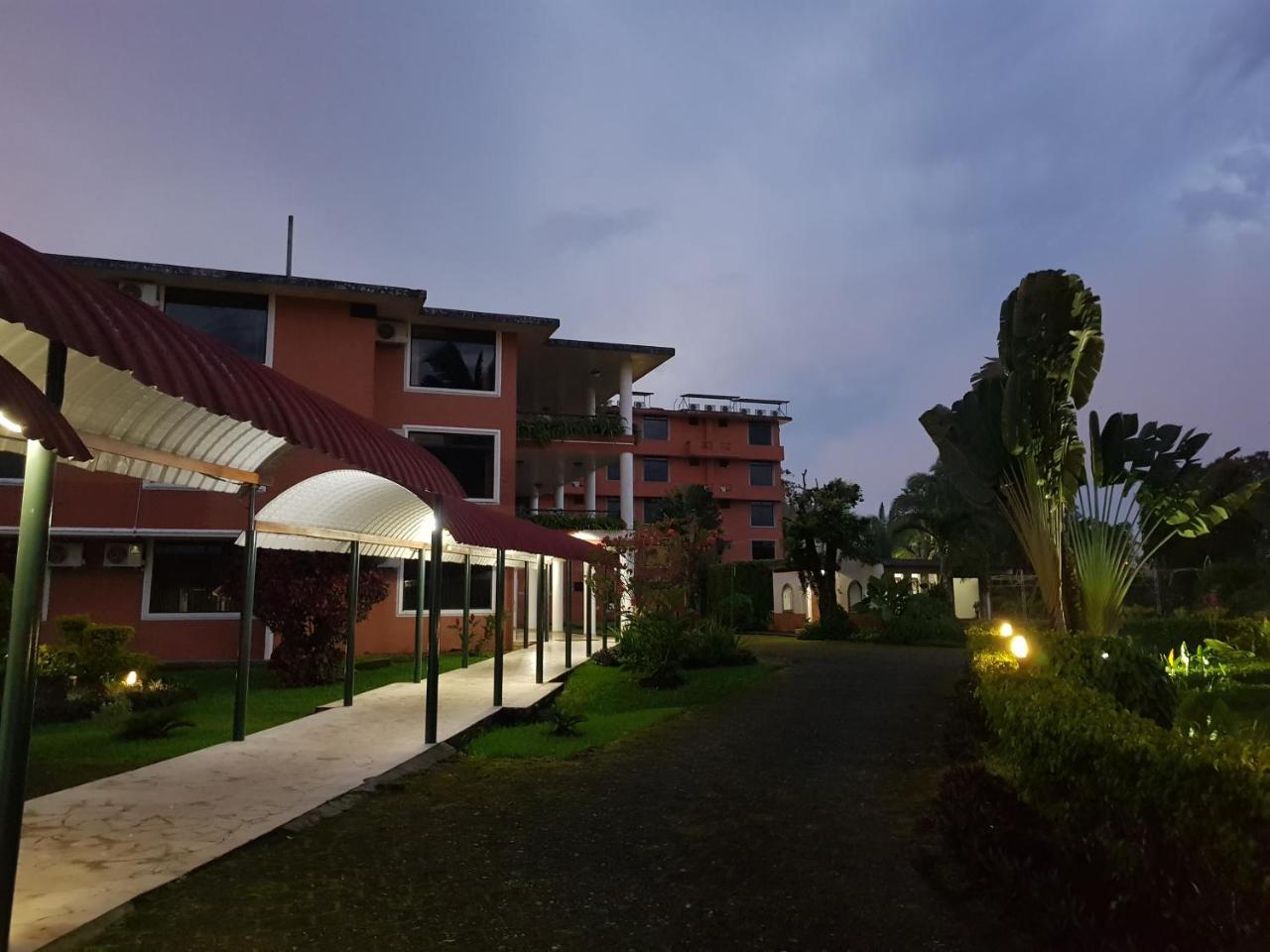 Gran Hotel De Lago - Lago Agrio Nueva Loja Exterior photo