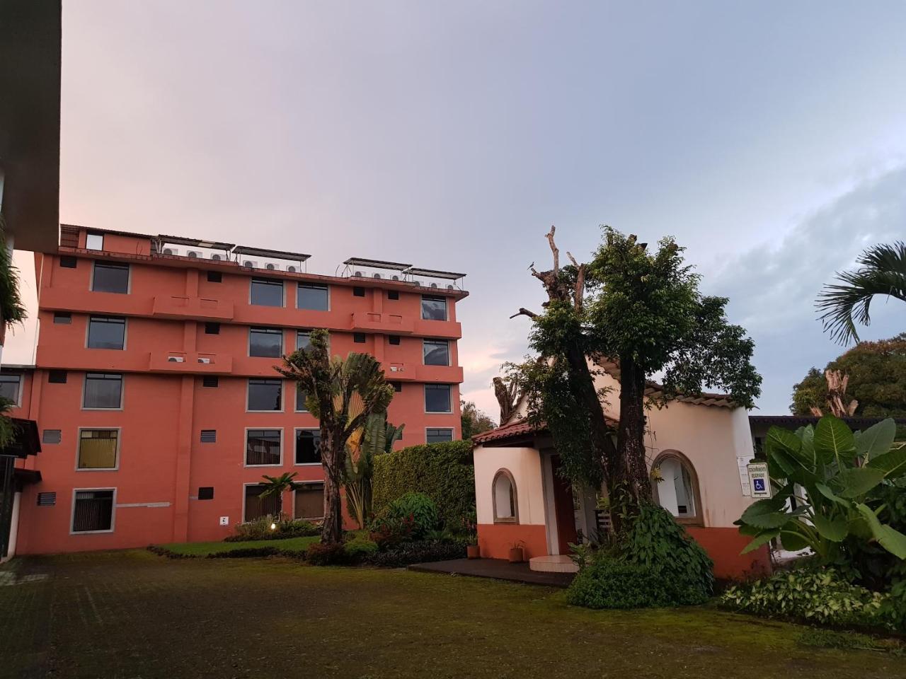 Gran Hotel De Lago - Lago Agrio Nueva Loja Exterior photo